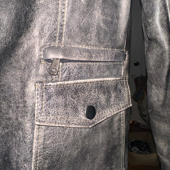 Leather jacket - Picture 7 of 12